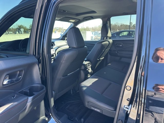 Used 2025 Honda Ridgeline Black Edition image 7