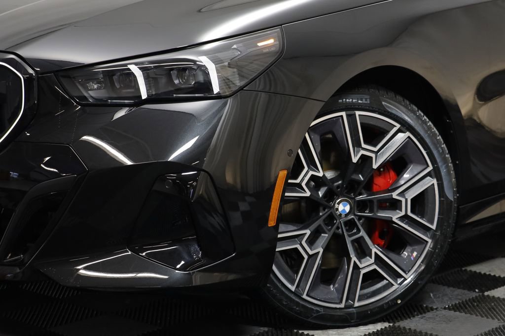 New 2026 BMW i5 eDrive40 w/ M Sport Package image 3