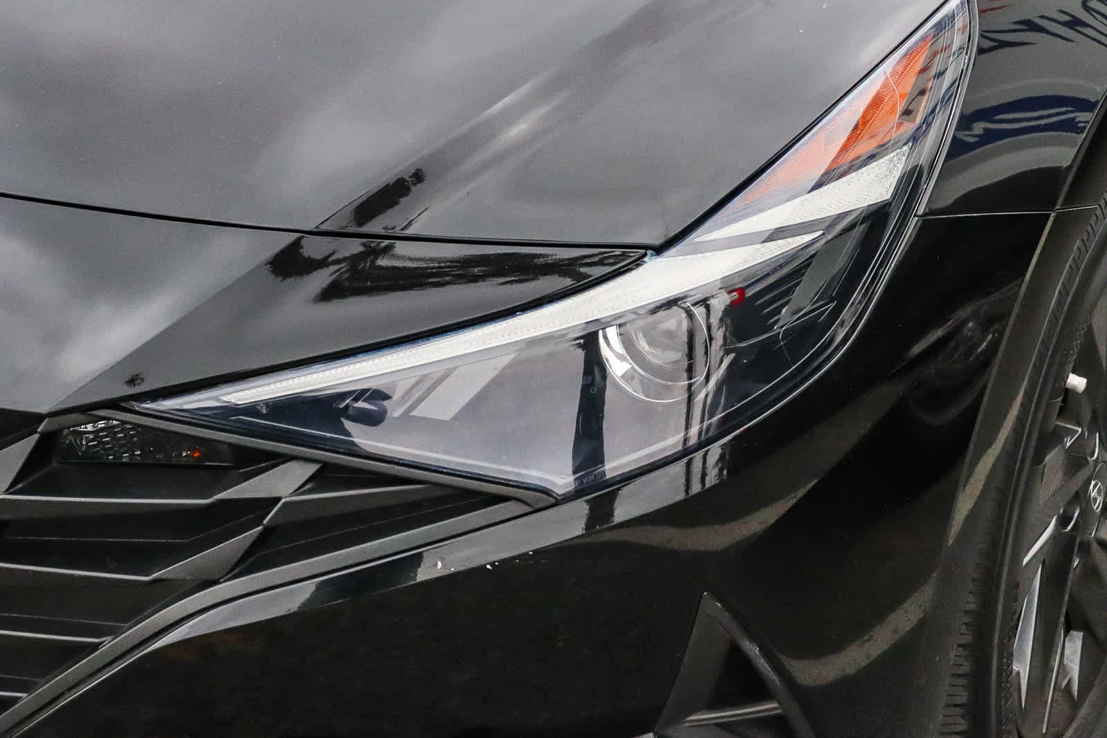 Used 2023 Hyundai Elantra SEL FWD image 2