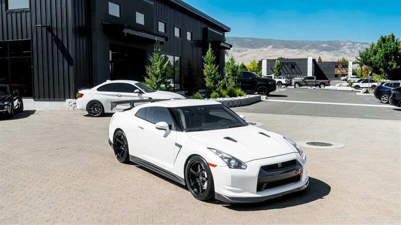 Used 2010 Nissan GT-R Premium AWD/4WD image 7