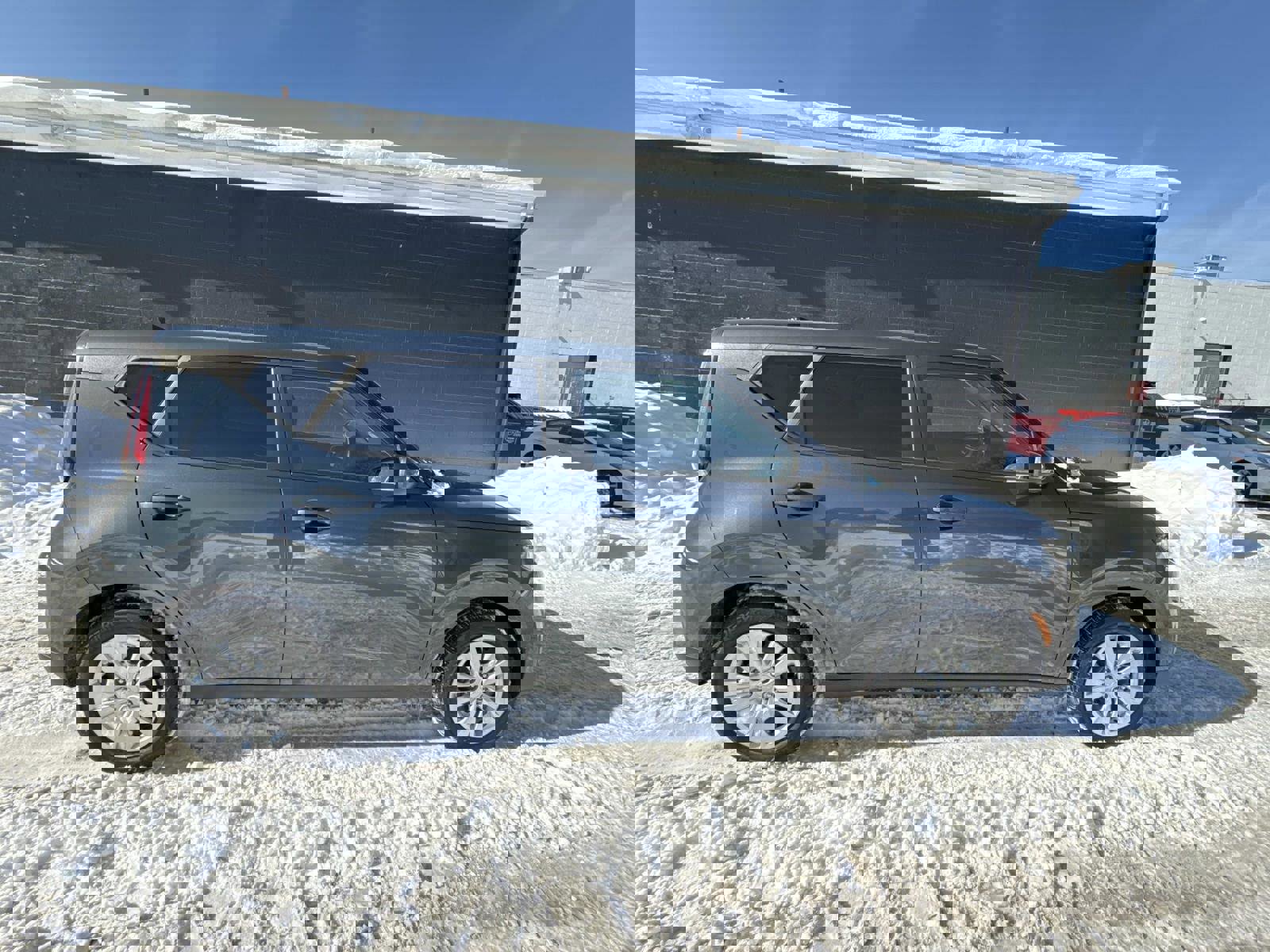 Used 2023 Kia Soul LX image 3