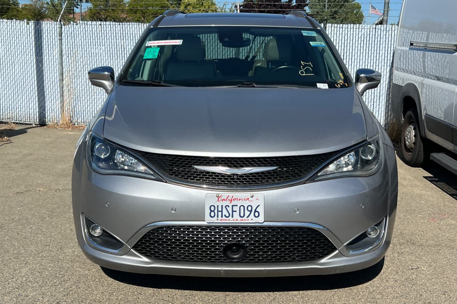 Used 2017 Chrysler Pacifica Limited w/ UConnect Theater Package FWD video 2