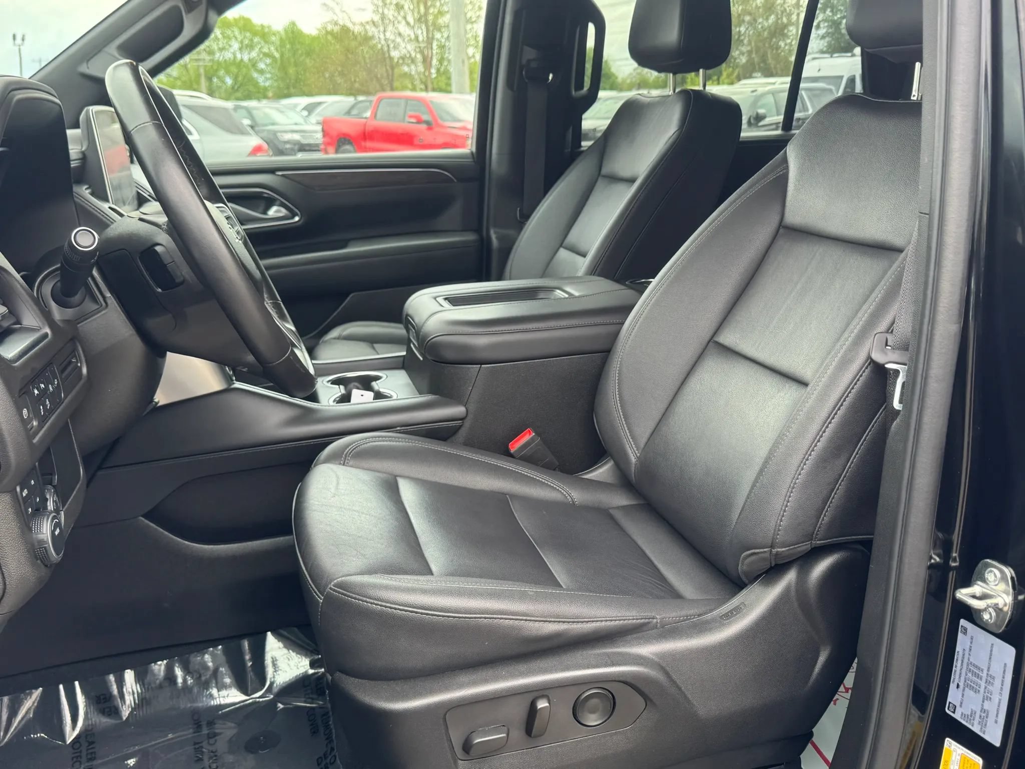 Used 2022 Chevrolet Tahoe Z71 AWD/4WD image 7