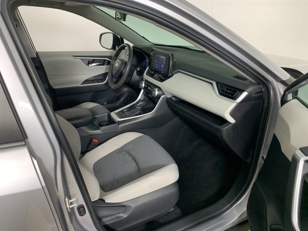 Used 2022 Toyota RAV4 XLE w/ Convenience Package image 36