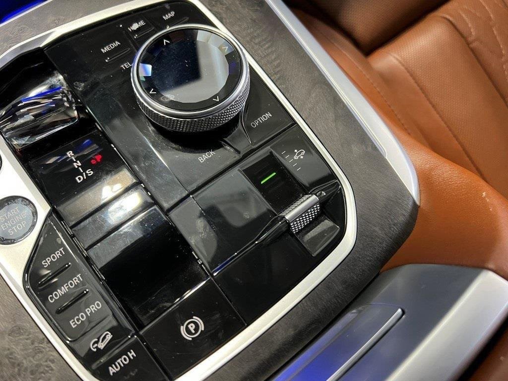 Used 2023 BMW X7 M60i w/ Executive Package image 54