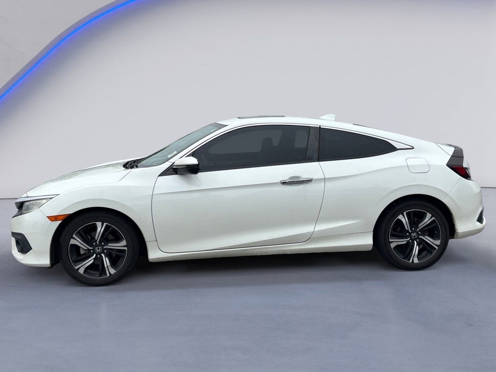 Used 2016 Honda Civic Touring image 3