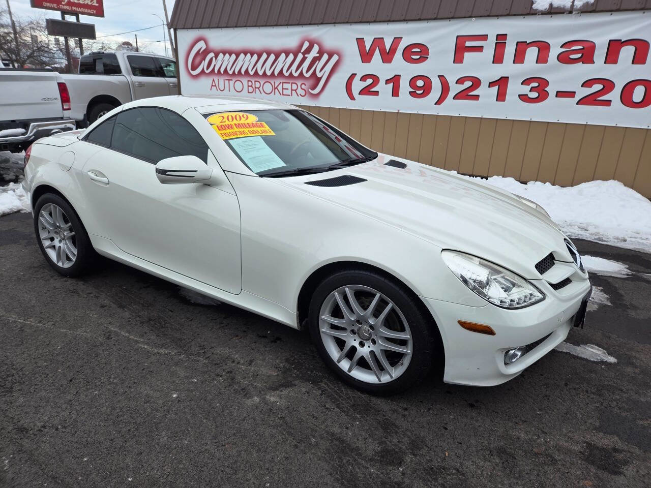 Used 2009 Mercedes-Benz SLK 300 SLK 300 2dr Convertible image 1