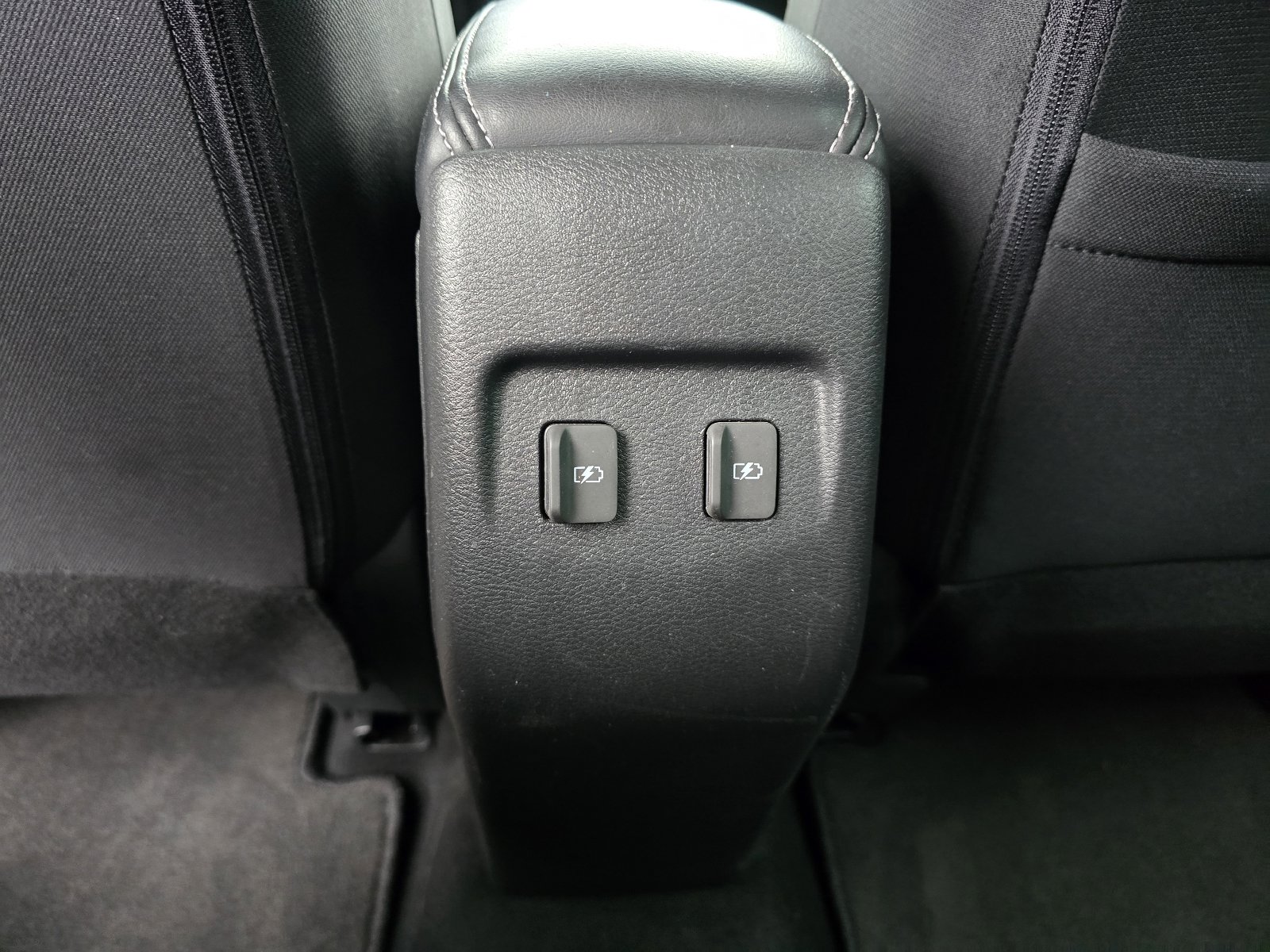 Used 2021 Nissan Kicks SR w/ Interior Electronics Package image 24