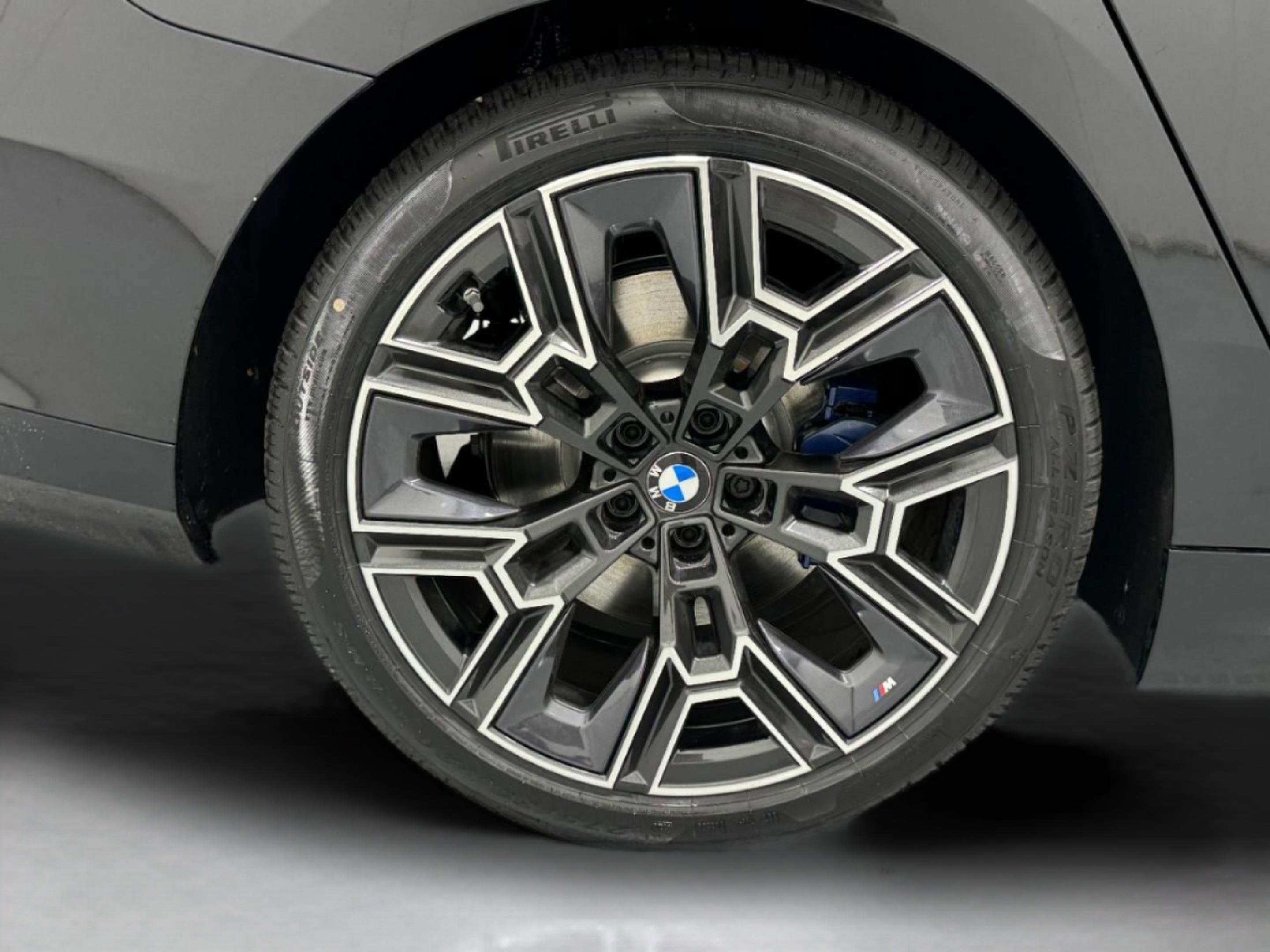 New 2026 BMW 540i xDrive w/ M Sport Package image 9