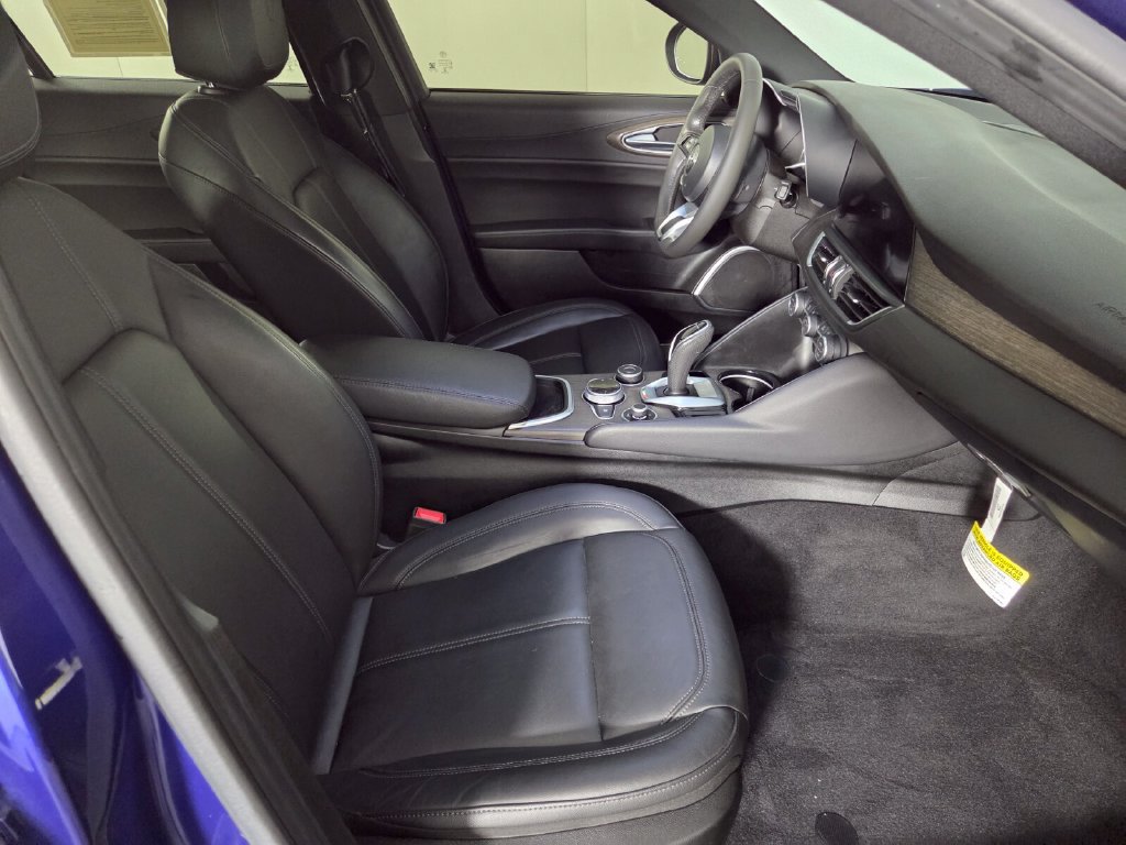 Used 2023 Alfa Romeo Giulia Ti w/ Active Assist Plus Package RWD image 30