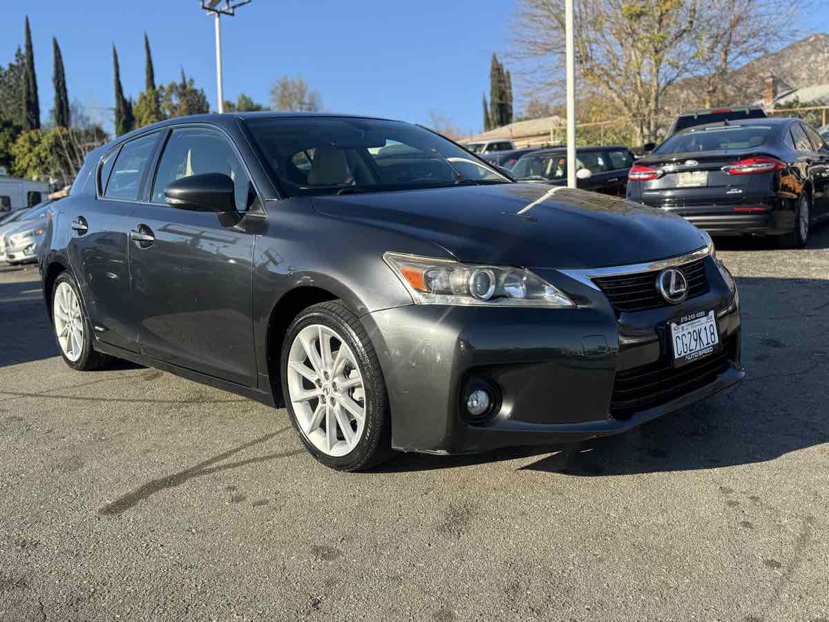 Used 2011 Lexus CT 200h image 1