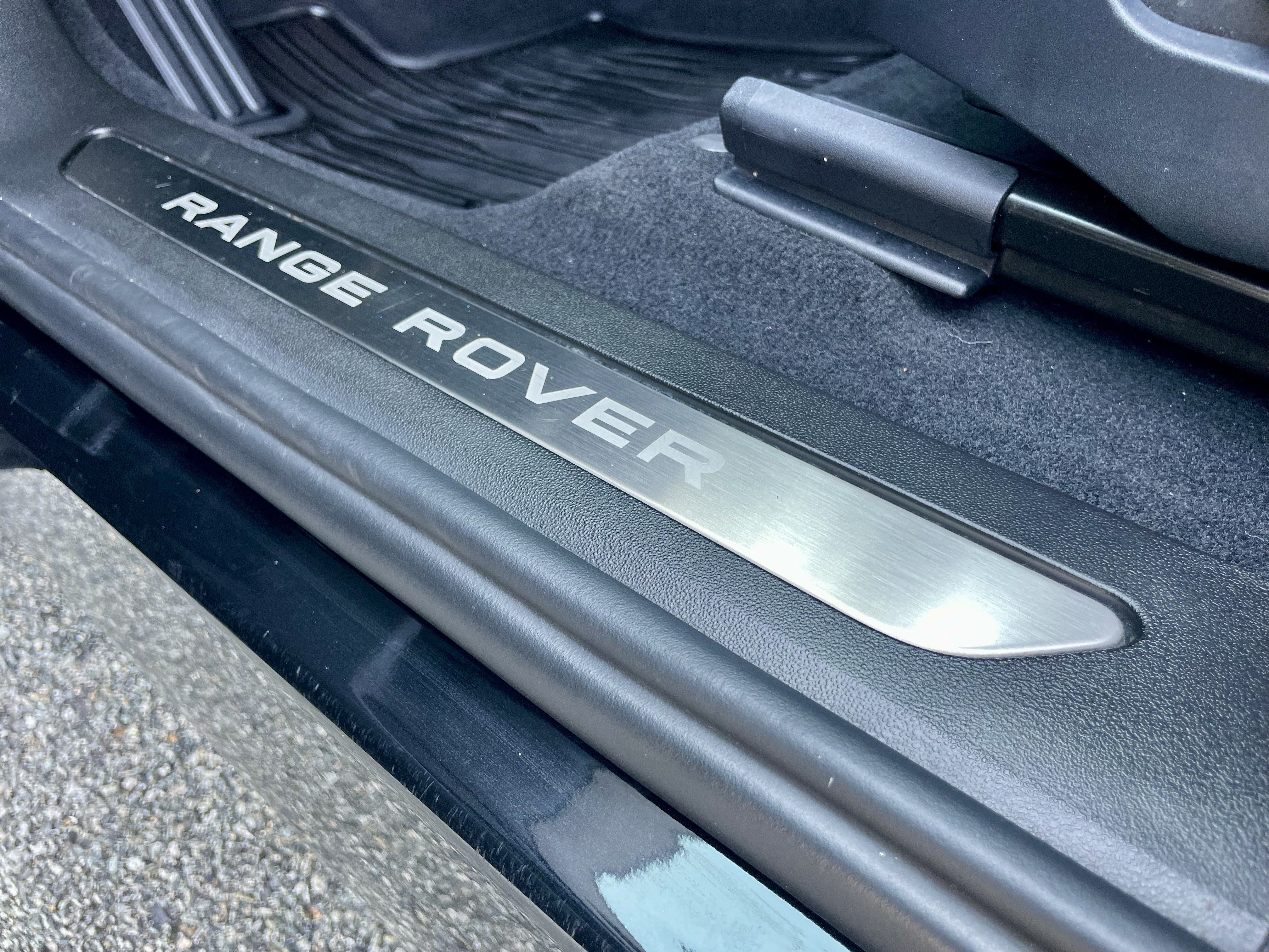 Certified 2025 Land Rover Range Rover Evoque Dynamic SE AWD/4WD image 39