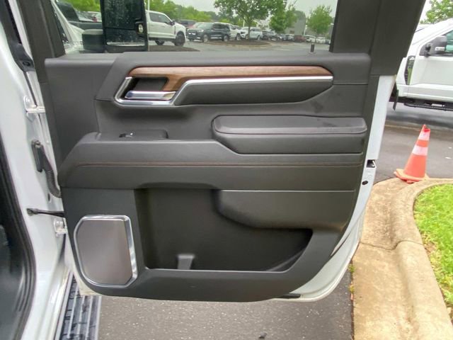 Used 2024 Chevrolet Silverado 2500 High Country w/ High Country Premium Package AWD/4WD image 33