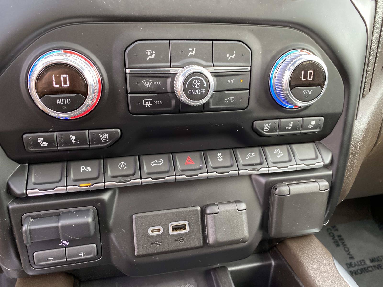 Used 2019 GMC Sierra 1500 Denali w/ LPO, GMC Protection Package AWD/4WD image 18