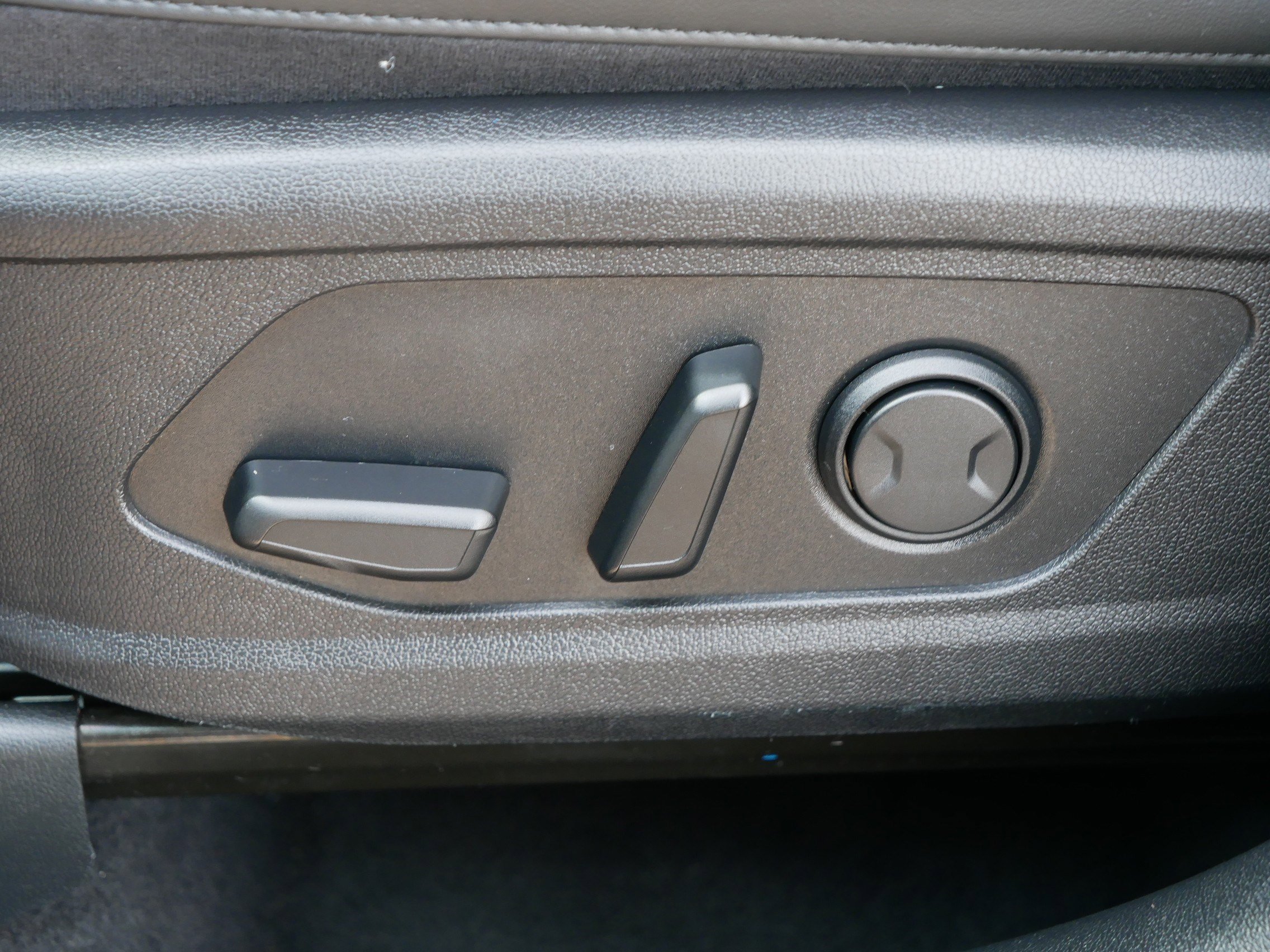 Certified 2025 Kia Sorento S w/ Panoramic Sunroof Package image 20