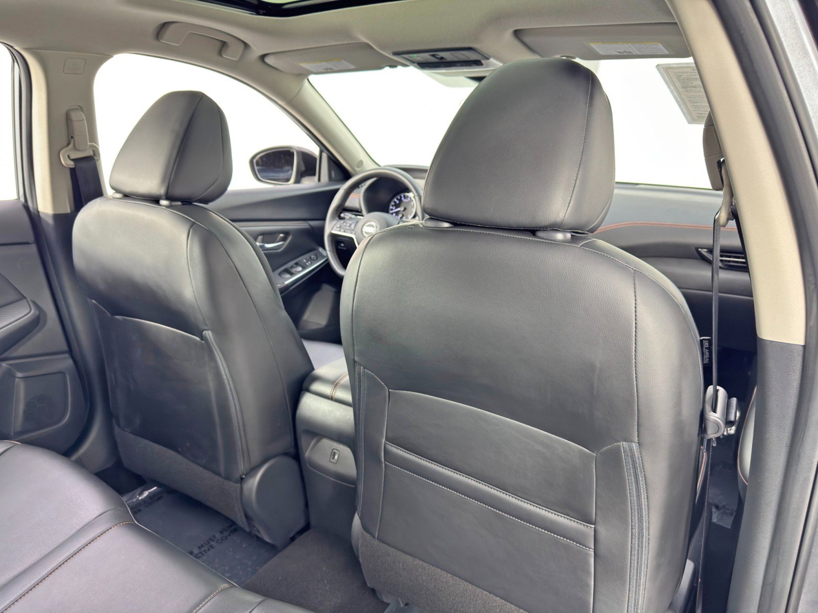 Used 2023 Nissan Sentra SR w/ SR Premium Package image 32