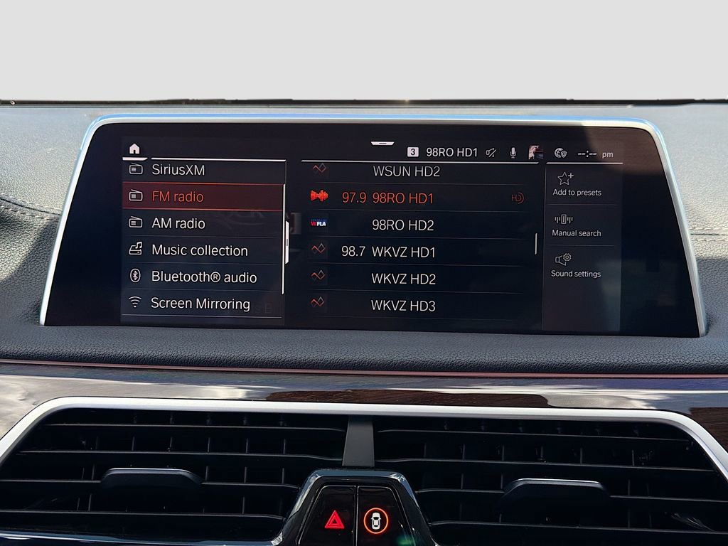 Used 2020 BMW 740i w/ Premium Package image 32