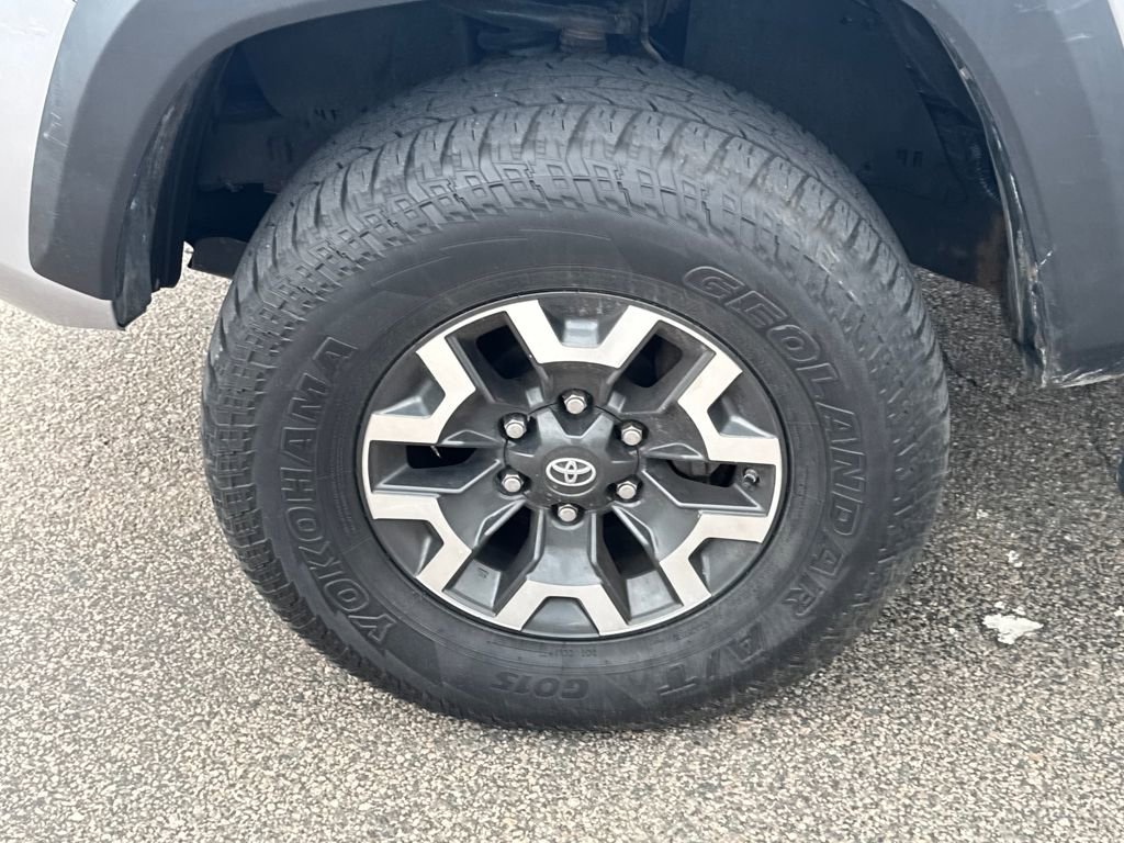 Used 2016 Toyota Tacoma TRD Off-Road w/ Towing Package image 40