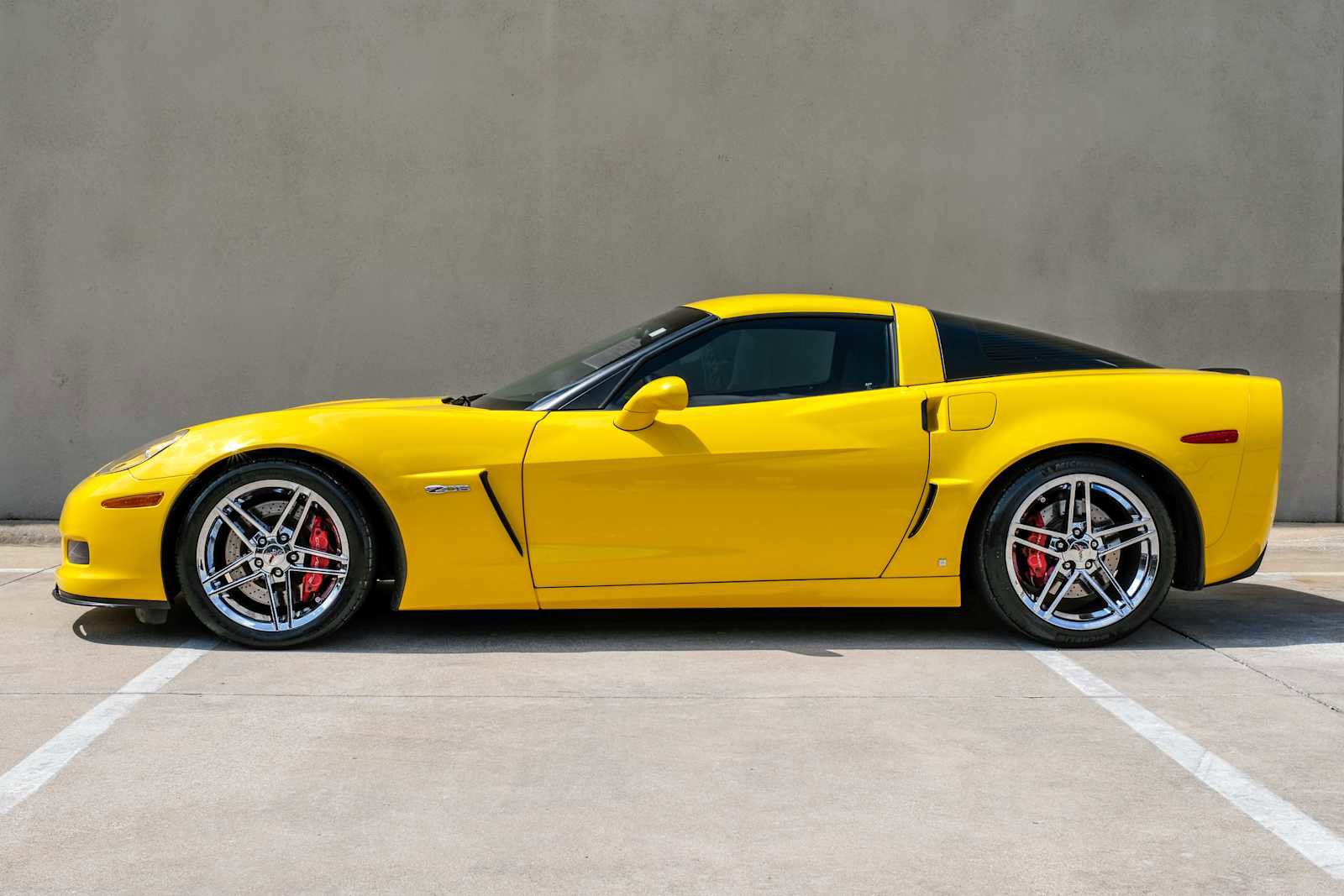 Used 2008 Chevrolet Corvette Z06 w/ Preferred Equipment Group RWD image 11