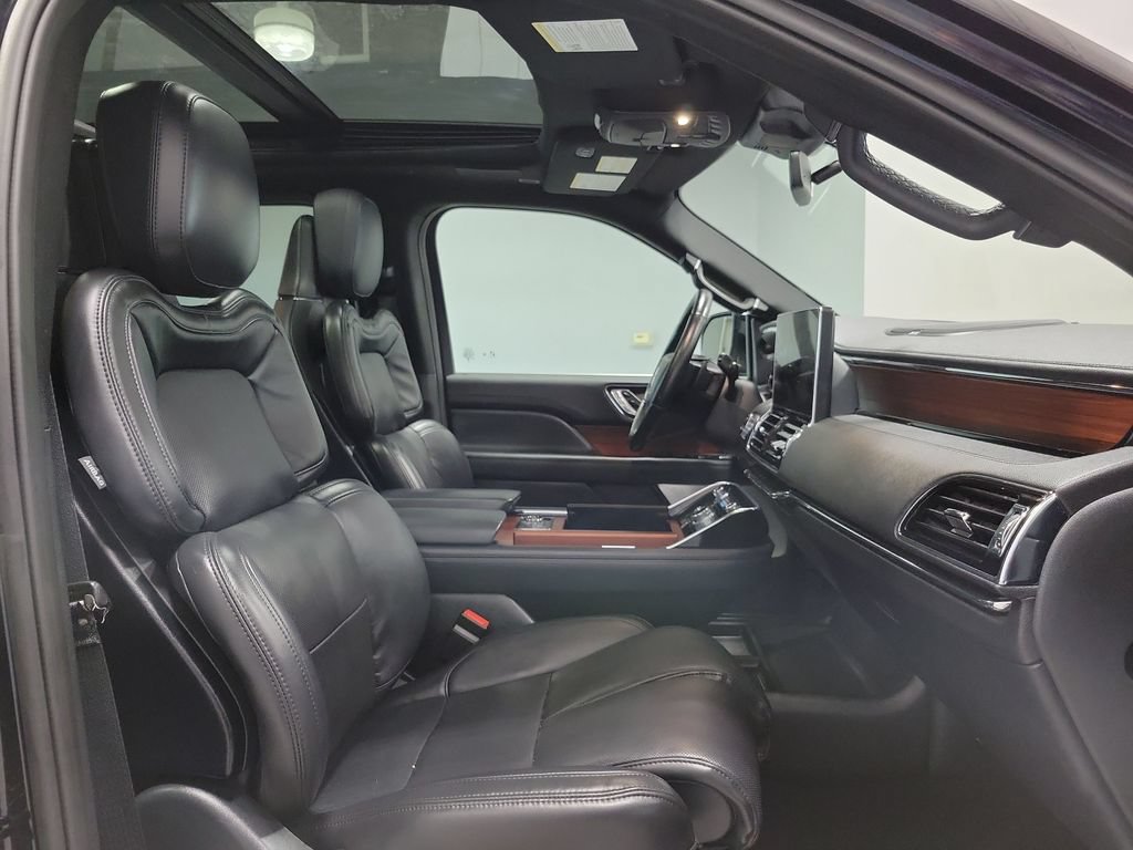 Used 2024 Lincoln Navigator L Reserve AWD/4WD image 22