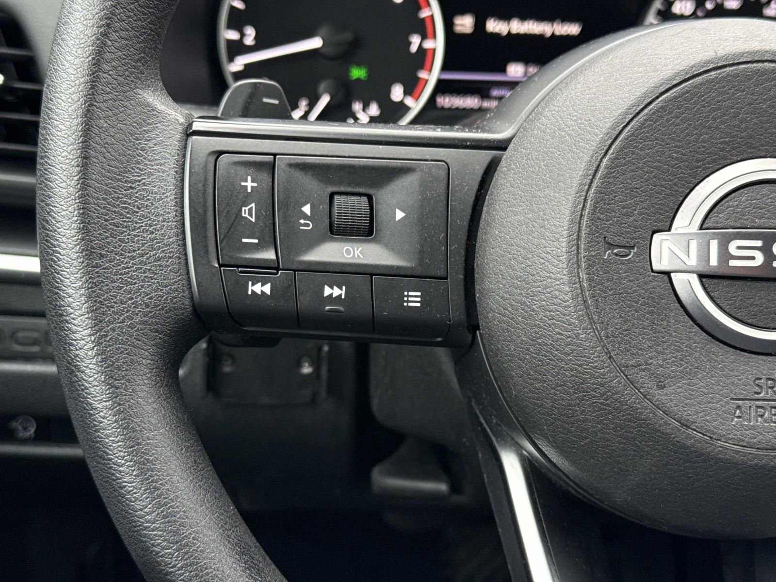 Used 2023 Nissan Rogue S image 15