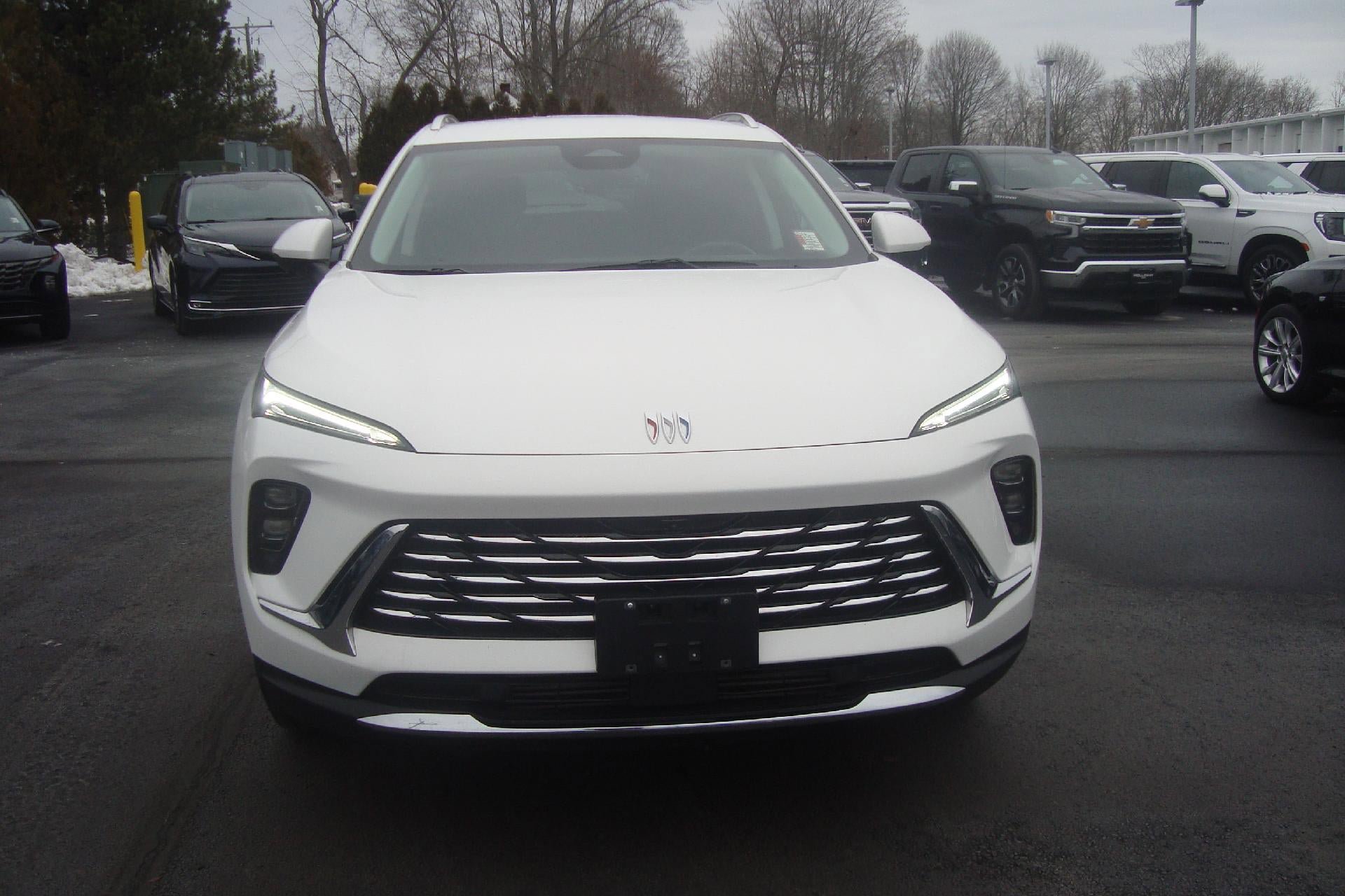 Used 2025 Buick Envision Preferred image 2