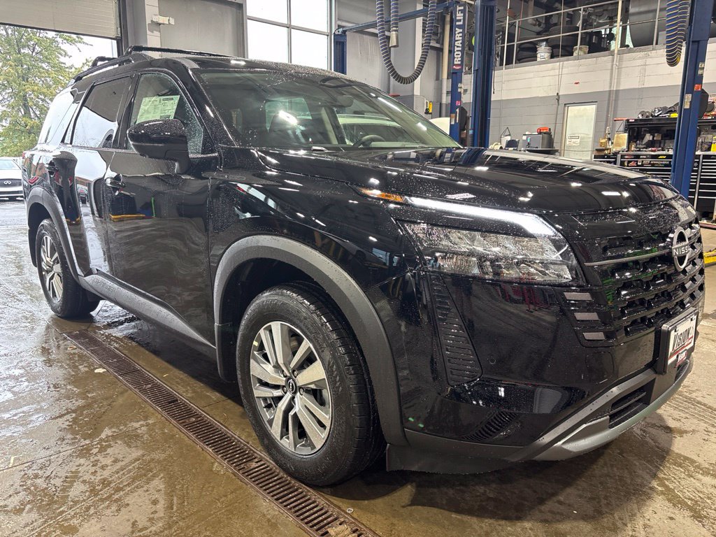 New 2026 Nissan Pathfinder SL w/ Cargo Package AWD/4WD image 3