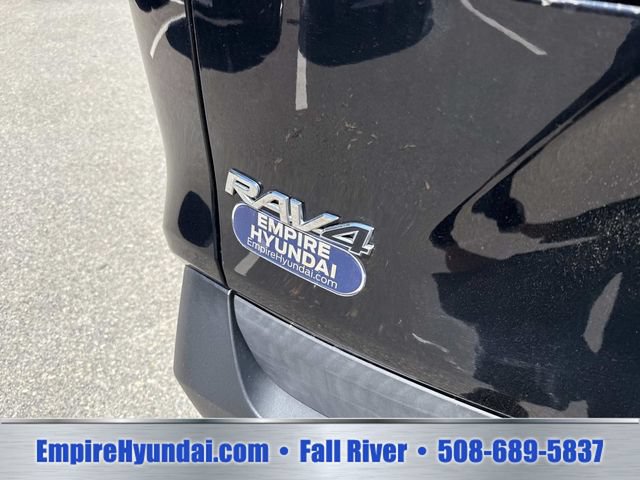 Used 2020 Toyota RAV4 LE AWD/4WD image 5