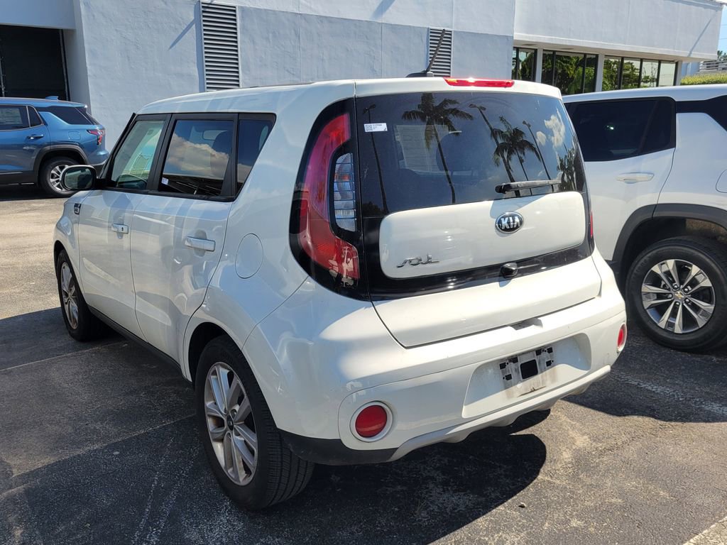 Used 2019 Kia Soul + image 5