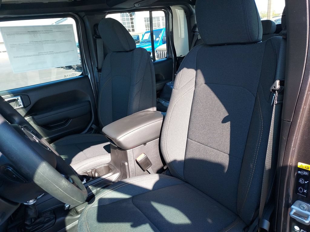 New 2026 Jeep Gladiator Sport AWD/4WD image 17