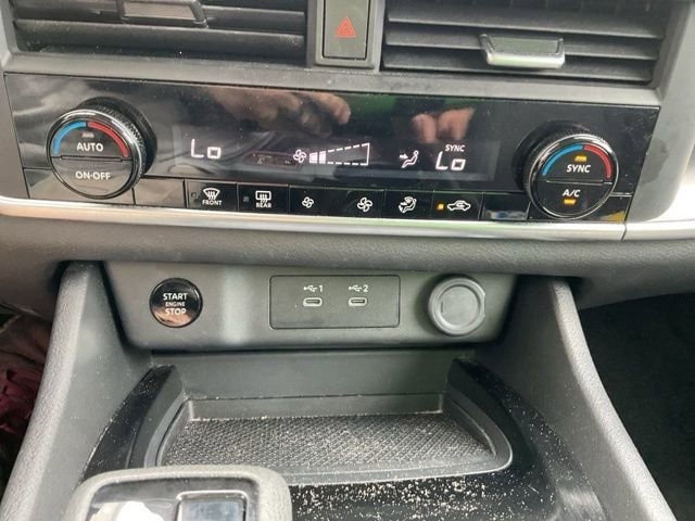 Used 2025 Nissan Rogue SV image 26