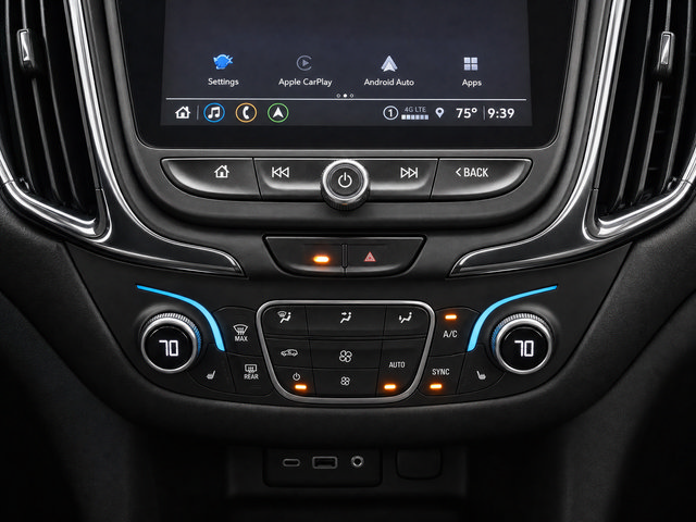 Used 2023 Chevrolet Equinox RS FWD image 19