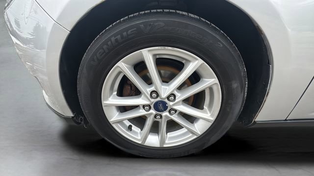 Used 2016 Ford Focus SE w/ SE Cold Weather Package FWD image 29