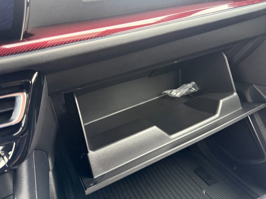 Certified 2024 Chevrolet Traverse RS w/ LPO, Floor Liner Package image 23