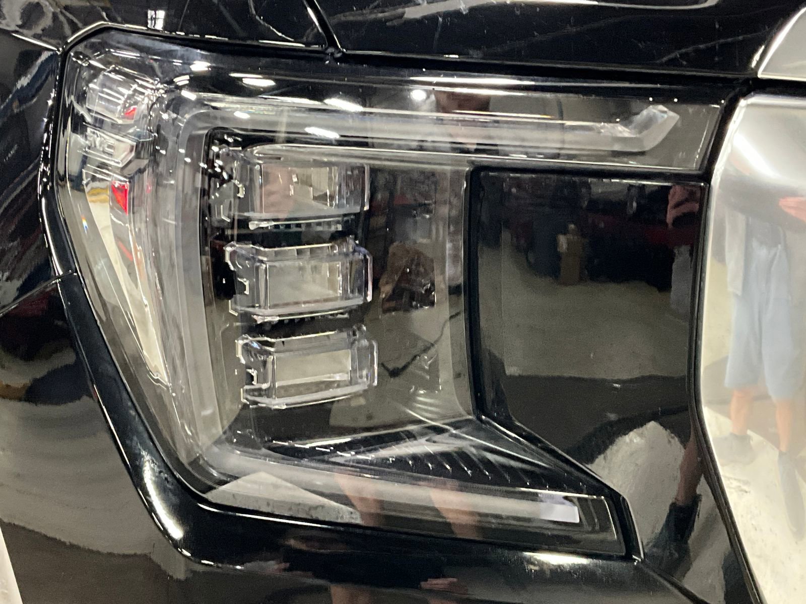 Used 2024 GMC Yukon XL Denali w/ Advanced Technology Package AWD/4WD image 28