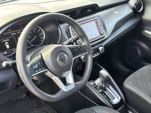 Used 2019 Nissan Kicks SV FWD image 2