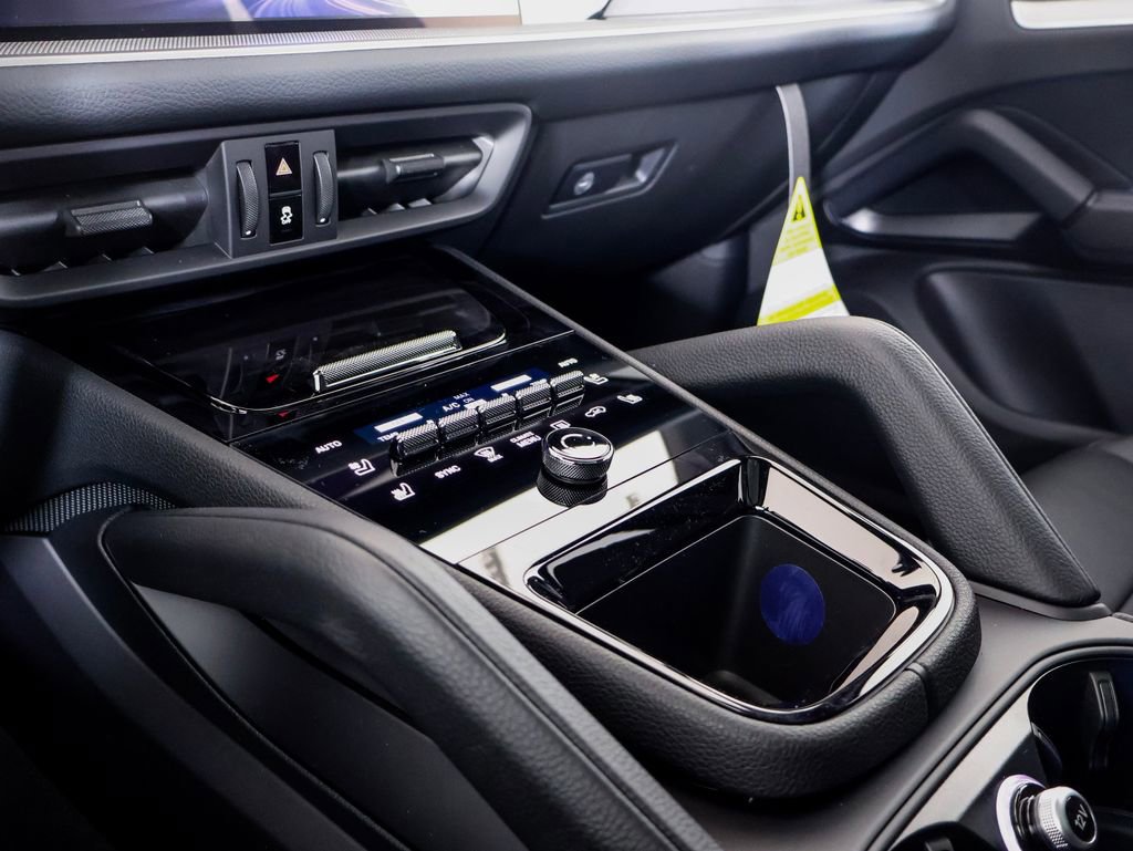 New 2026 Porsche Cayenne image 21