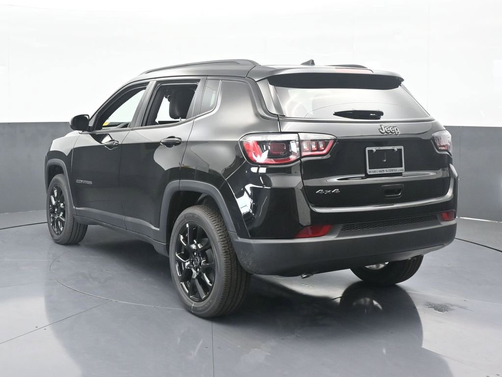 Used 2026 Jeep Compass Latitude AWD/4WD image 4