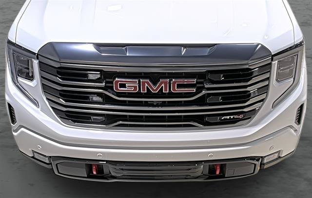Used 2024 GMC Sierra 1500 AT4 w/ Technology Package AWD/4WD image 17