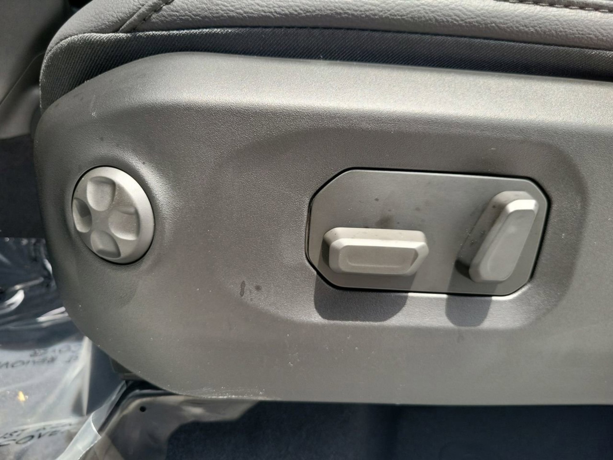 New 2025 Jeep Gladiator Sport image 17