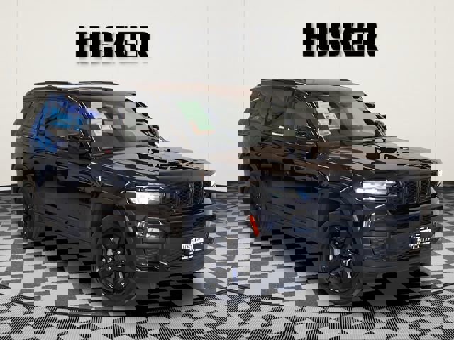 Used 2023 Jeep Grand Cherokee L Laredo image 1