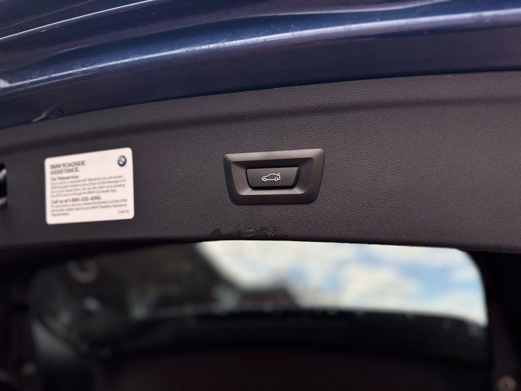 Used 2022 BMW iX xDrive50 w/ Convenience Package image 24