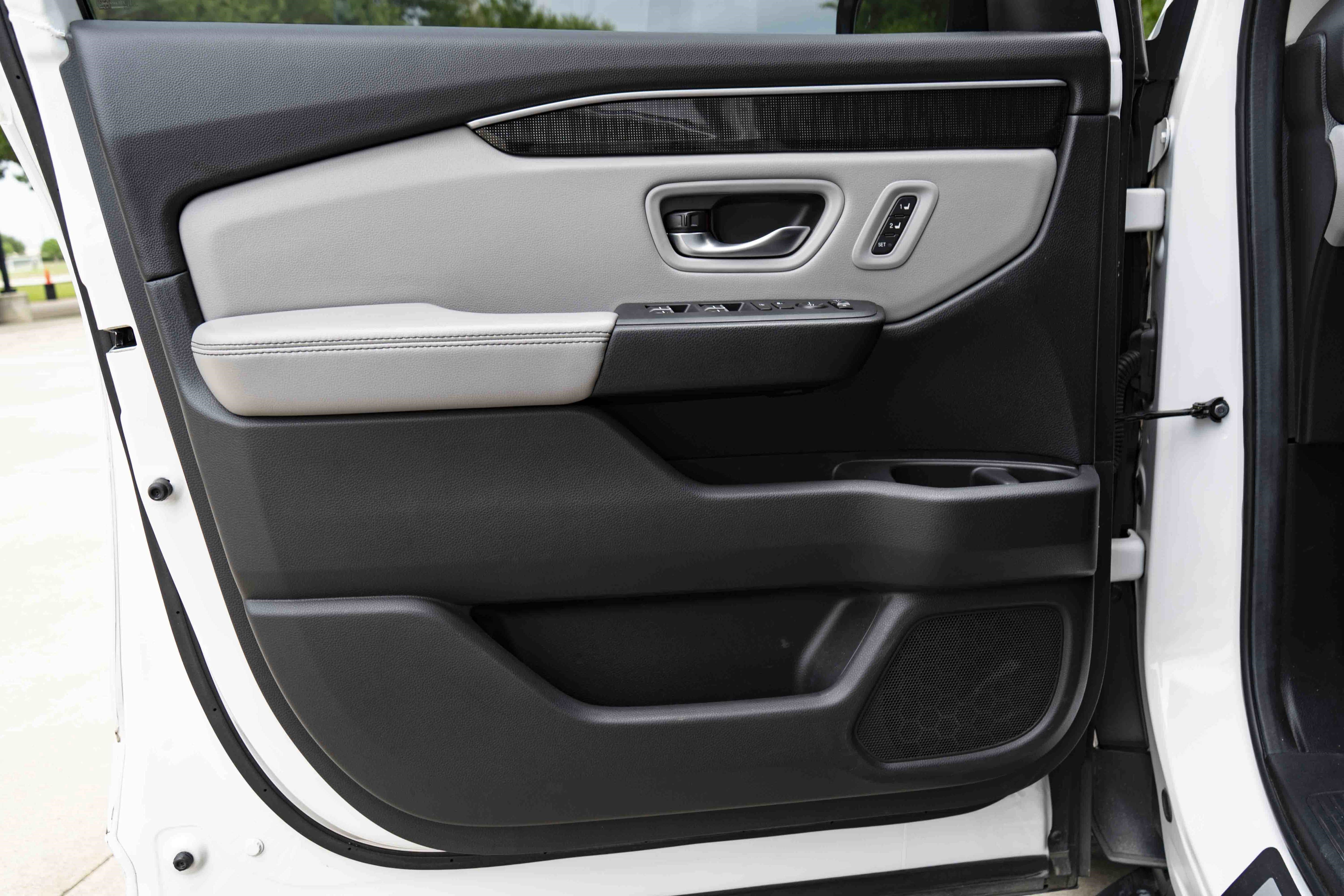 Used 2025 Honda Pilot Elite image 38