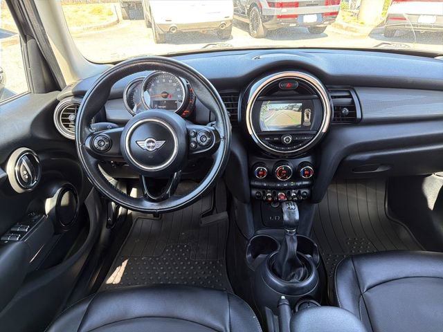 Used 2017 MINI Cooper 4-Door Hardtop image 21