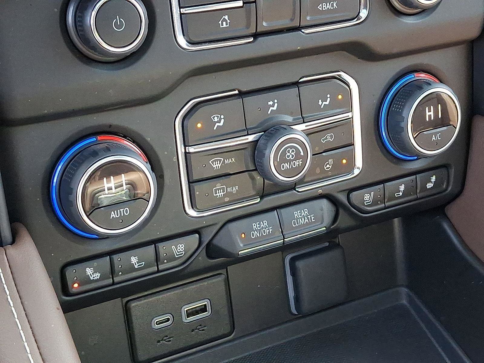 Used 2024 Chevrolet Suburban High Country w/ Advanced Technology Package AWD/4WD image 18