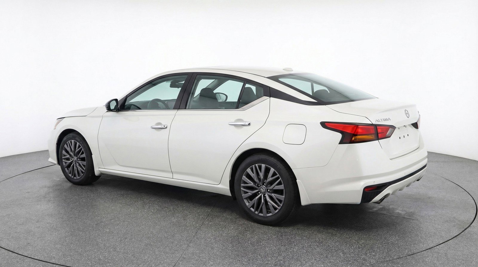 Used 2025 Nissan Altima 2.5 SV image 6