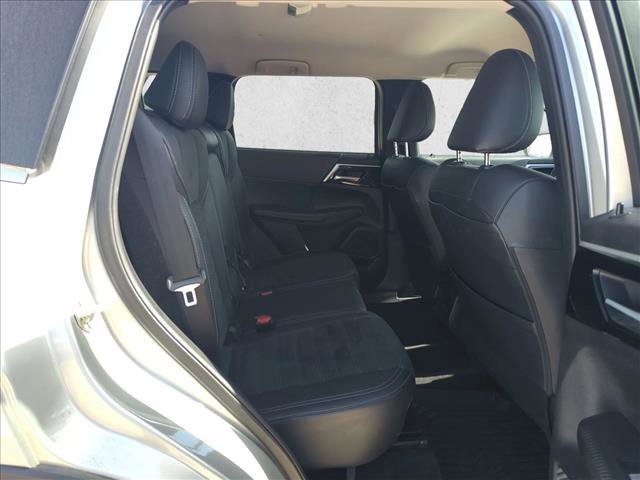 Used 2024 Mitsubishi Outlander SE image 17
