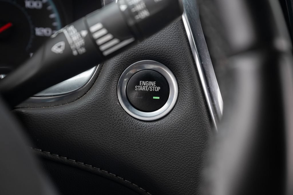 Used 2023 Chevrolet Traverse LT FWD image 28