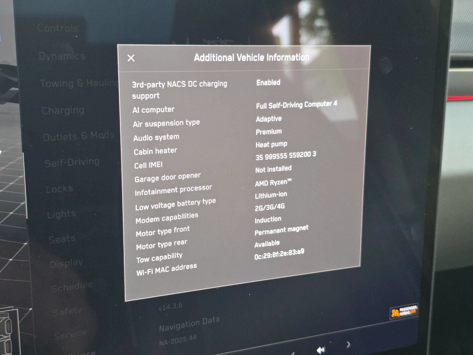 Used 2025 Tesla Cybertruck AWD Crew Cab image 21