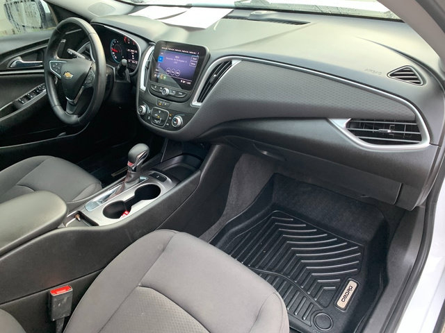 Used 2021 Chevrolet Malibu RS FWD image 11